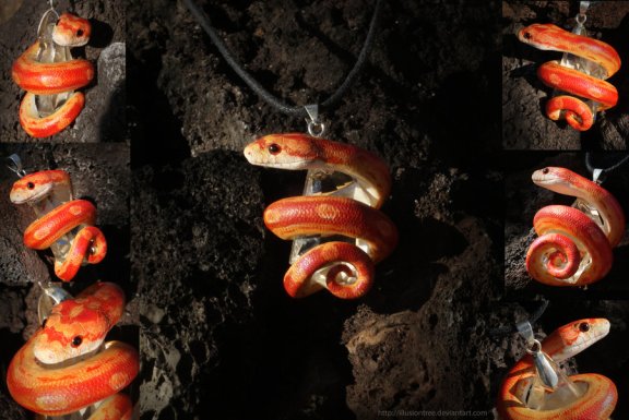 strawberry_motley_corn_snake_necklace_by_illusiontree-d5e1fkw